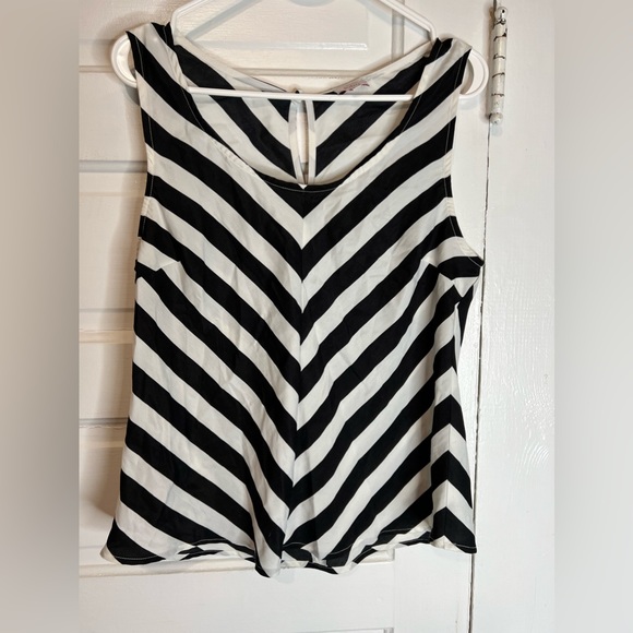 Pixley Tops - Chevron top. Bundle any 2 $10 items at 2/$10